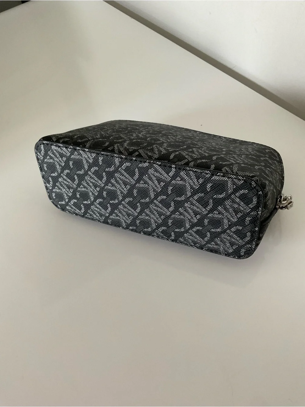 Michael Kors Empire Small Black/Gray Monogram Travel Pouch